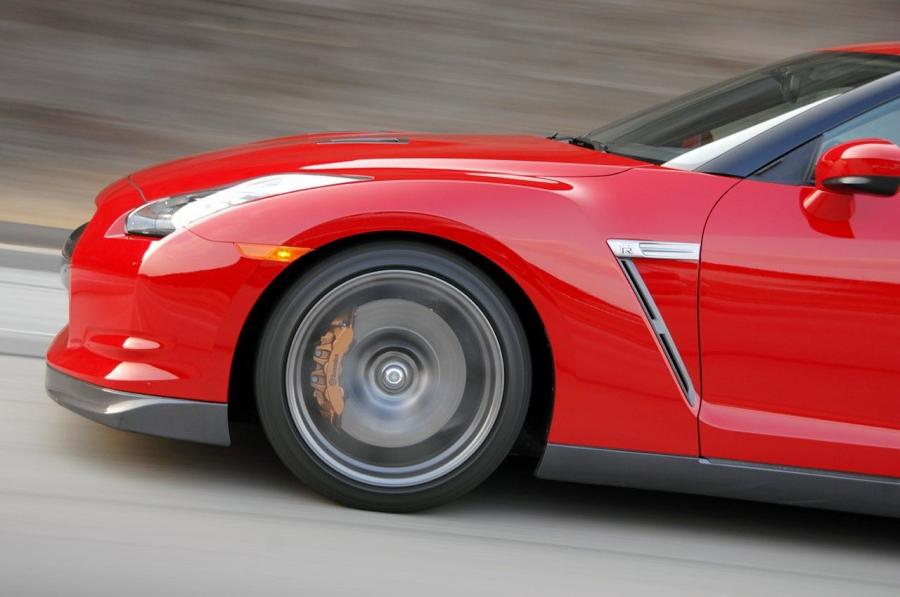  Nissan GT-R 2007 года  (фото 216 из 480)